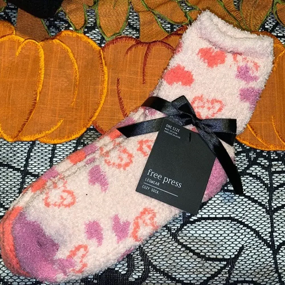 Free Press Patterned Micro Crew Fuzzy Socks 2 Pack Pink Veil Happy Heart OS NWT